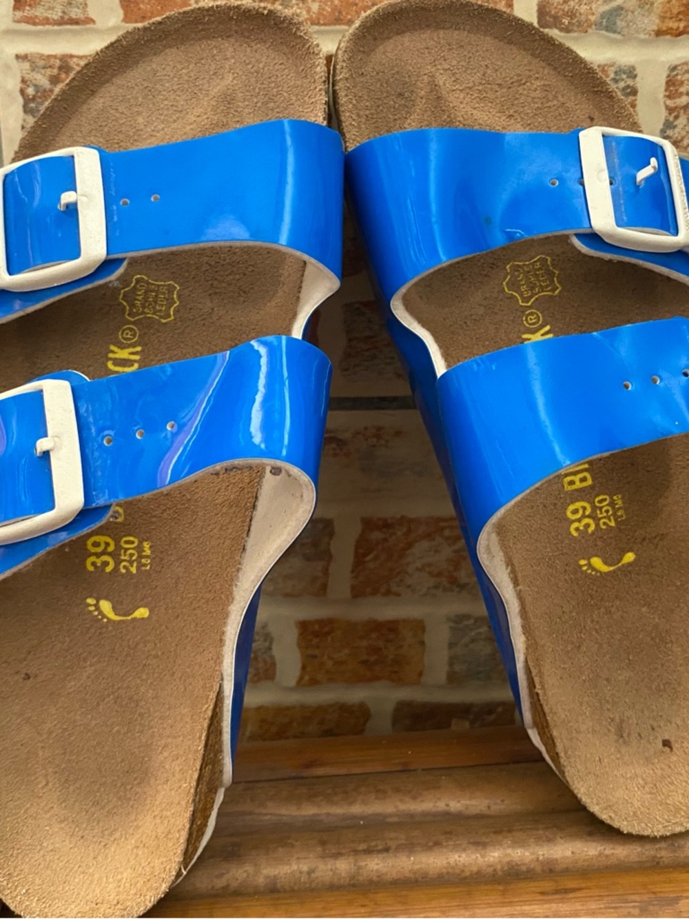 Pre-owned Birkenstock Arizona Sandal in Patent Blue 39/8 Narrow fit women’s